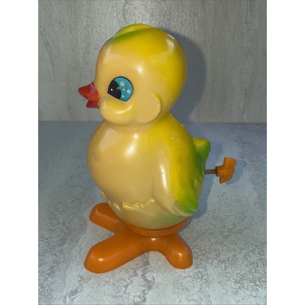 Vintage 1960s Celluloid Wind-Up Chick Waddling Chicken Hong Kong Works #1154
